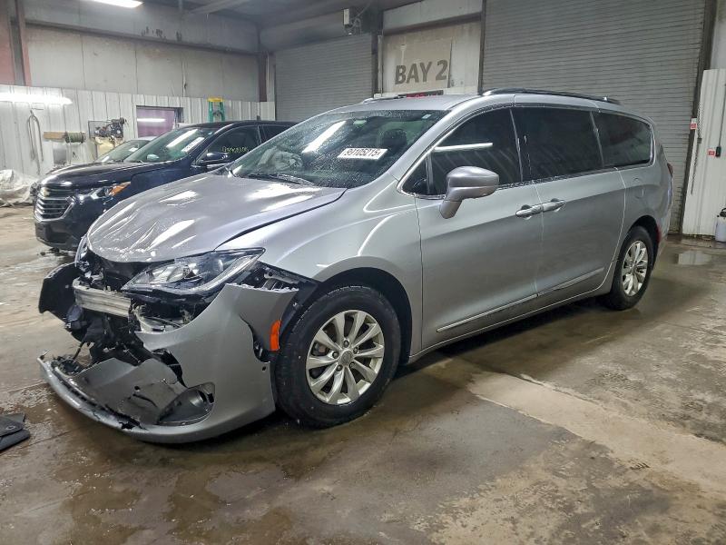 Продажа на аукционе авто 2019 Chrysler Pacifica T, vin: 2C4RC1BG5KR588940, номер лота: 99105215