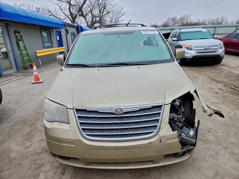 95951755 :رقم المزاد ، 2A4RR5DX9AR382256 vin ، 2010 Chrysler Town & Country مزاد بيع