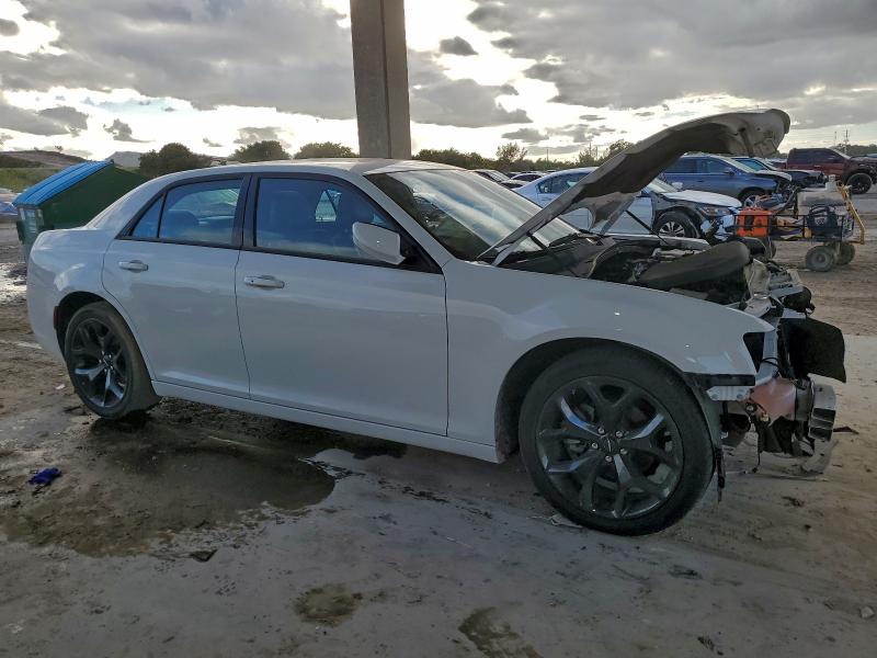 Продажа на аукционе авто 2023 Chrysler 300 S, vin: 2C3CCABG1PH637171, номер лота: 97151585