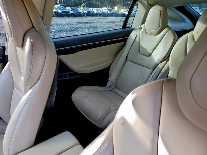 94463905 :رقم المزاد ، 5YJXCAE22GF005170 vin ، 2016 Tesla Model X مزاد بيع