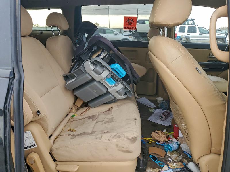 96123995 :رقم المزاد ، KNDMB5C11F6068200 vin ، 2015 Kia Sedona مزاد بيع