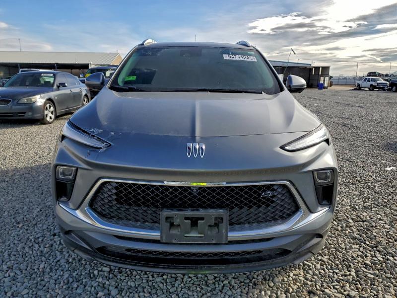 94744045 :رقم المزاد ، KL4AMESL5SB013115 vin ، 2025 Buick Encore Gx مزاد بيع