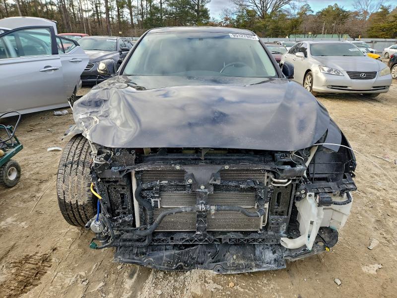 95127985 :رقم المزاد ، JN1EV7AR7JM439738 vin ، 2018 Infiniti Q50 Luxe مزاد بيع