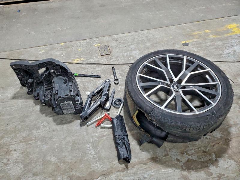 96466155 :رقم المزاد ، WA1EVBF18ND034667 vin ، 2022 Audi Q8 مزاد بيع