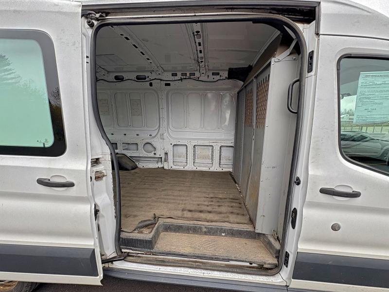 96725345 :رقم المزاد ، 1FTNR2CM3FKA00707 vin ، 2015 Ford Transit T- مزاد بيع
