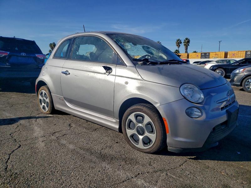 94943805 :رقم المزاد ، 3C3CFFGEXGT125735 vin ، 2016 Fiat 500 مزاد بيع