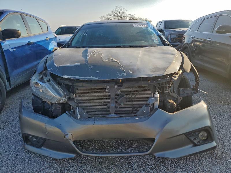 2017 Nissan Altima მანქანა იყიდება აუქციონზე, vin: 1N4AL3AP2HC139152, აუქციონის ნომერი: 84781365