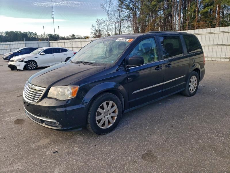 96454745 :رقم المزاد ، 2C4RC1BG2GR147905 vin ، 2016 Chrysler Town & Country مزاد بيع