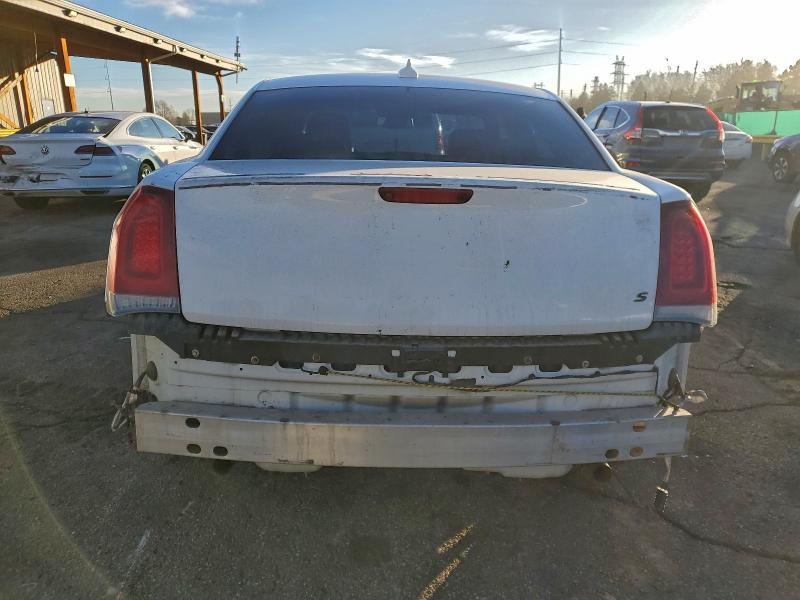2015 Chrysler 300 მანქანა იყიდება აუქციონზე, vin: 2C3CCABGXFH922594, აუქციონის ნომერი: 48277376