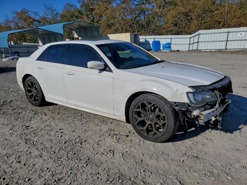 Продажа на аукционе авто 2016 Chrysler 300, vin: 2C3CCABG6GH282515, номер лота: 96888705