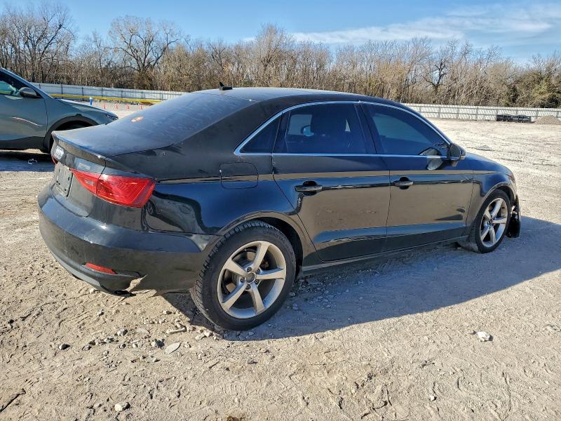 Продажа на аукционе авто 2015 Audi A3, vin: WAUACGFF1F1105114, номер лота: 94783345
