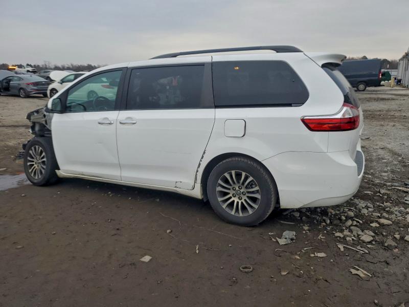 Продаж на аукціоні авто 2016 Toyota Sienna, vin: 5TDKK3DCXGS694695, номер лоту: 96577315