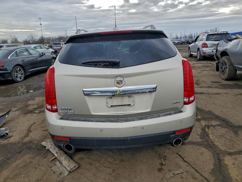 97787995 :رقم المزاد ، 3GYFNBE3XFS639377 vin ، 2015 Cadillac Srx Luxury مزاد بيع