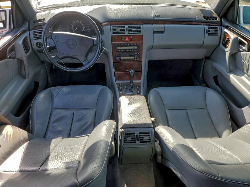 97879025 :رقم المزاد ، WDBJH65F4WA528431 vin ، 1998 Mercedes-benz E مزاد بيع