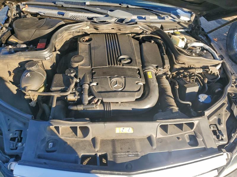 2014 Mercedes-benz C მანქანა იყიდება აუქციონზე, vin: WDDGF4HB1EG254136, აუქციონის ნომერი: 95405175