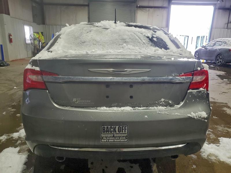 96472335 :رقم المزاد ، 1C3CCBCG1DN699113 vin ، 2013 Chrysler 200 مزاد بيع