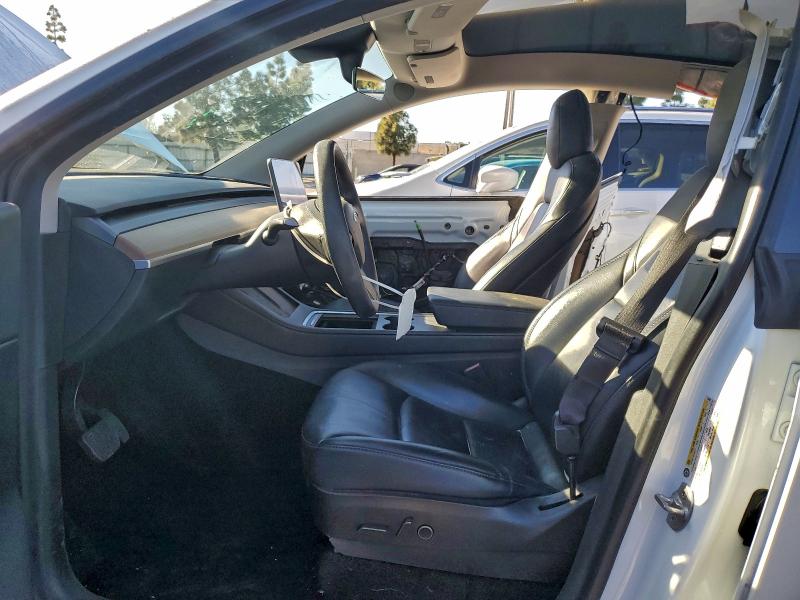 2021 Tesla Model Y მანქანა იყიდება აუქციონზე, vin: 5YJYGAEE4MF160091, აუქციონის ნომერი: 93749425