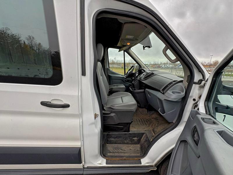 96725345 :رقم المزاد ، 1FTNR2CM3FKA00707 vin ، 2015 Ford Transit T- مزاد بيع
