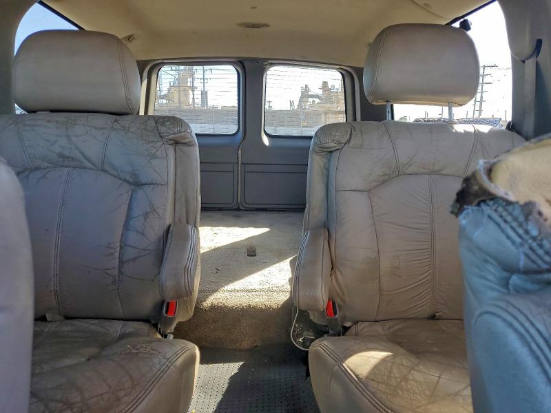 2001 Chevrolet Suburban მანქანა იყიდება აუქციონზე, vin: 3GNEC16T31G128368, აუქციონის ნომერი: 94133745