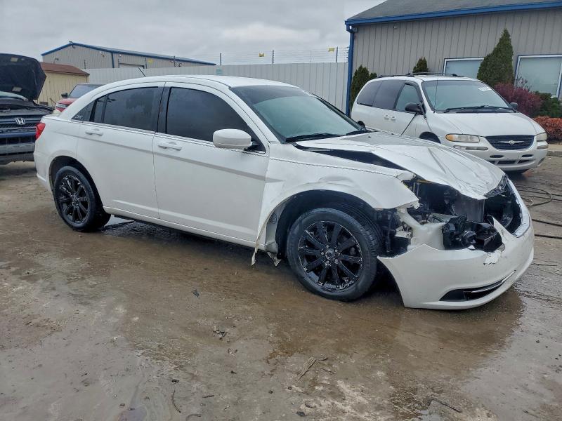 95949415 :رقم المزاد ، 1C3CCBBB7DN764052 vin ، 2013 Chrysler 200 مزاد بيع