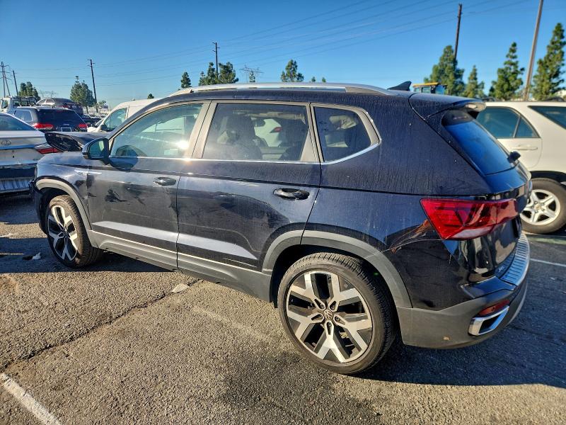 96170965 :رقم المزاد ، 3VV2X7B22NM089457 vin ، 2022 Volkswagen Taos مزاد بيع