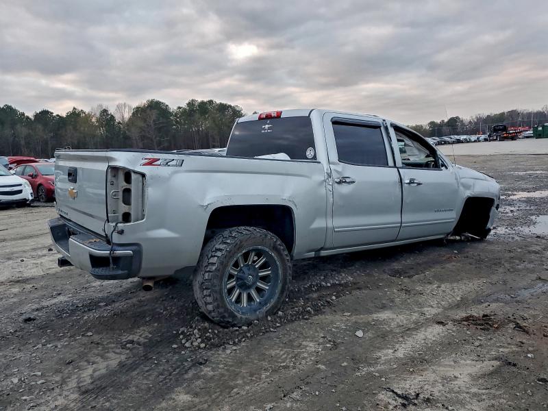 Продаж на аукціоні авто 2018 Chevrolet Silverado, vin: 3GCUKREC4JG318879, номер лоту: 95234145