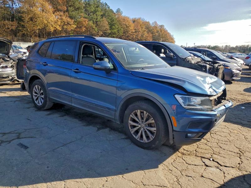 Продажа на аукционе авто 2018 Volkswagen Tiguan, vin: 3VV1B7AX6JM011684, номер лота: 49262596