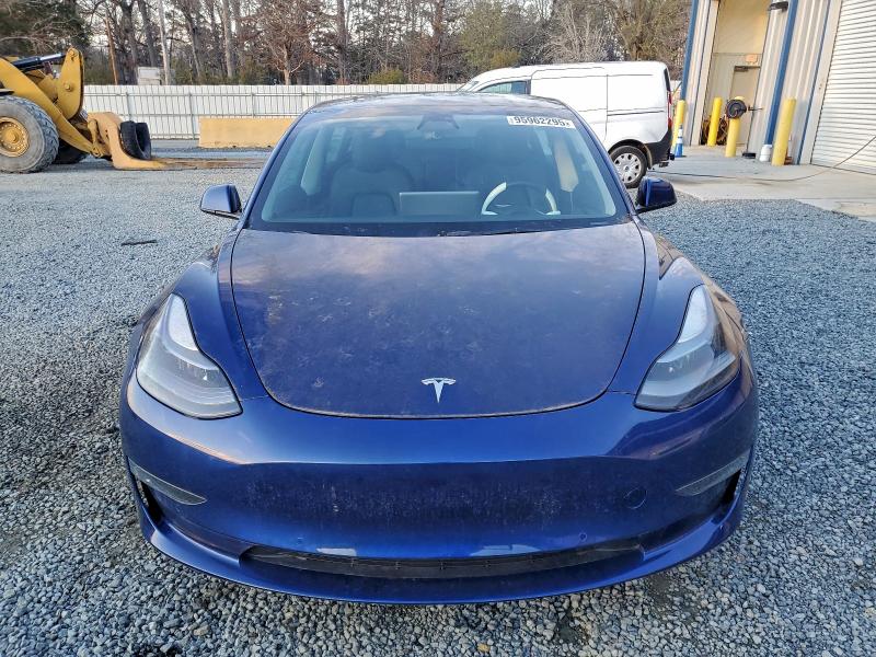 95962295 :رقم المزاد ، 5YJ3E1EB0NF106049 vin ، 2022 Tesla Model 3 مزاد بيع