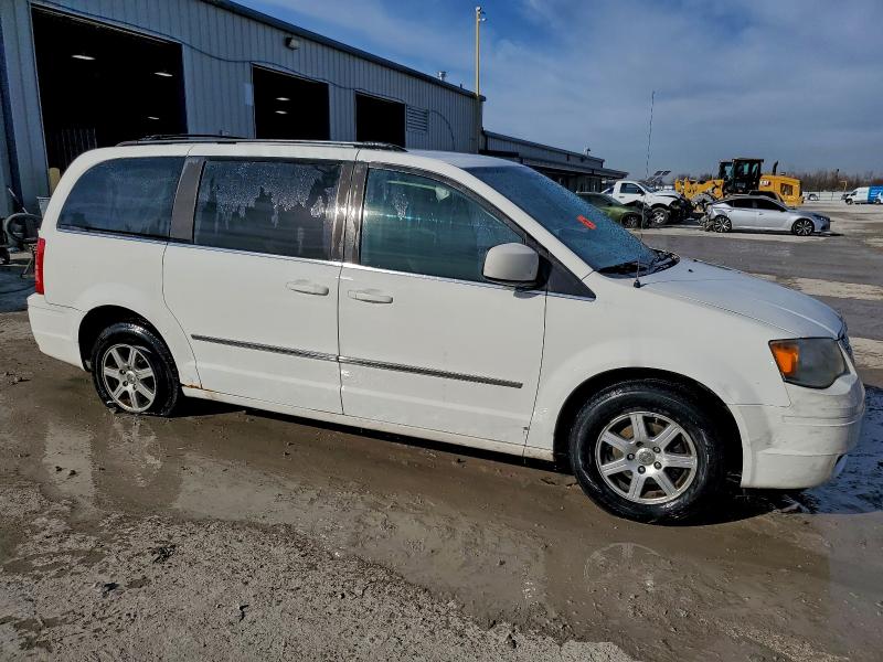 2010 Chrysler Town & Country მანქანა იყიდება აუქციონზე, vin: 2A4RR5D16AR479801, აუქციონის ნომერი: 97274115