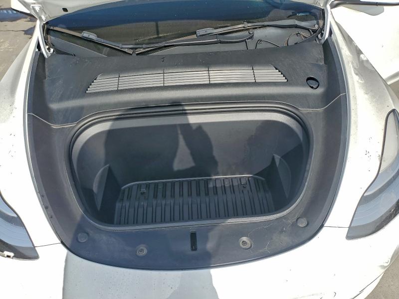 96604355 :رقم المزاد ، 7SAYGDEE4NF504735 vin ، 2022 Tesla Model Y مزاد بيع