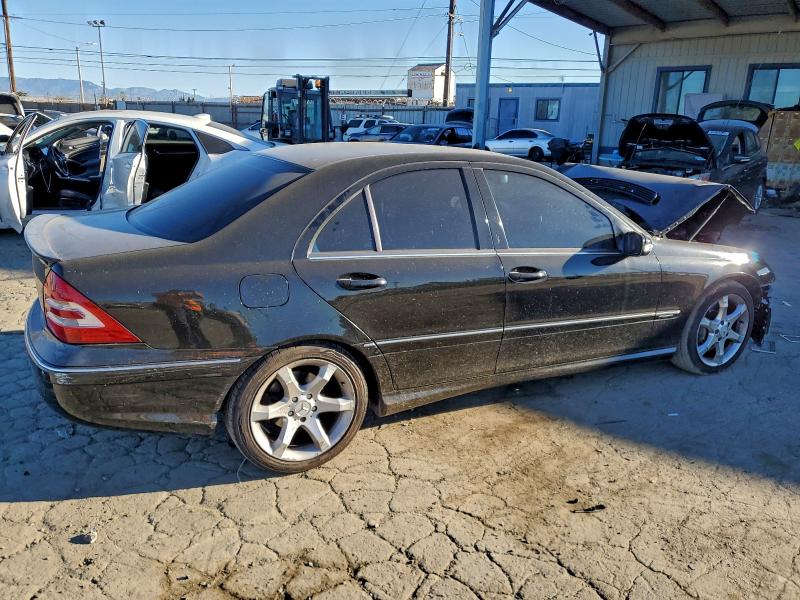 95580345 :رقم المزاد ، WDBRF52H57E024005 vin ، 2007 Mercedes-benz C مزاد بيع