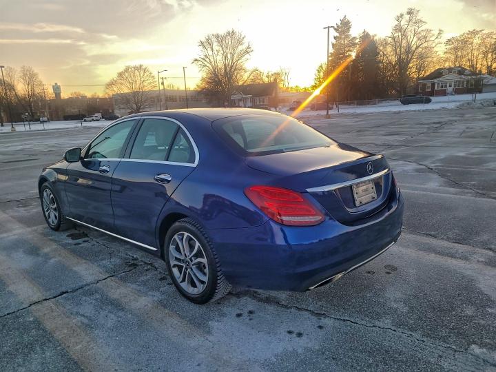 97644325 :رقم المزاد ، 55SWF4KB2JU260741 vin ، 2018 Mercedes-benz C 300 4mat مزاد بيع
