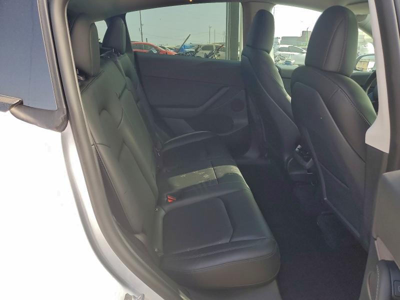 96604355 :رقم المزاد ، 7SAYGDEE4NF504735 vin ، 2022 Tesla Model Y مزاد بيع