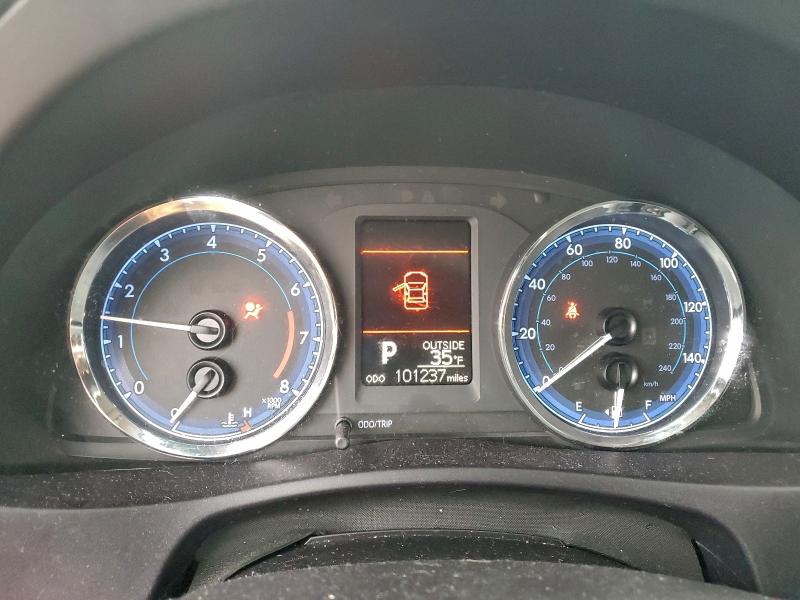 Продажа на аукционе авто 2018 Toyota Corolla, vin: 5YFBURHEXJP771610, номер лота: 94445235