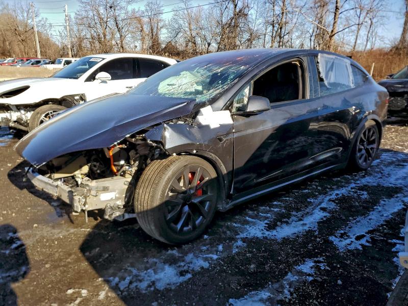 96998405 :رقم المزاد ، 7SAXCBE60RF438677 vin ، 2024 Tesla X مزاد بيع