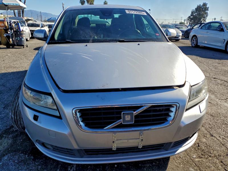 97172985 :رقم المزاد ، YV1382MS4A2495381 vin ، 2010 Volvo S40 مزاد بيع