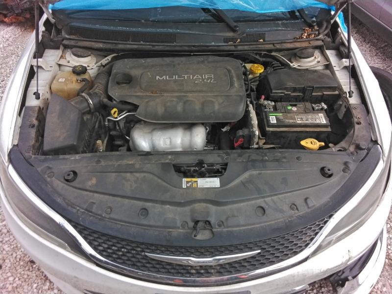 Продажа на аукционе авто 2015 Chrysler 200, vin: 1C3CCCAB3FN709012, номер лота: 93990055