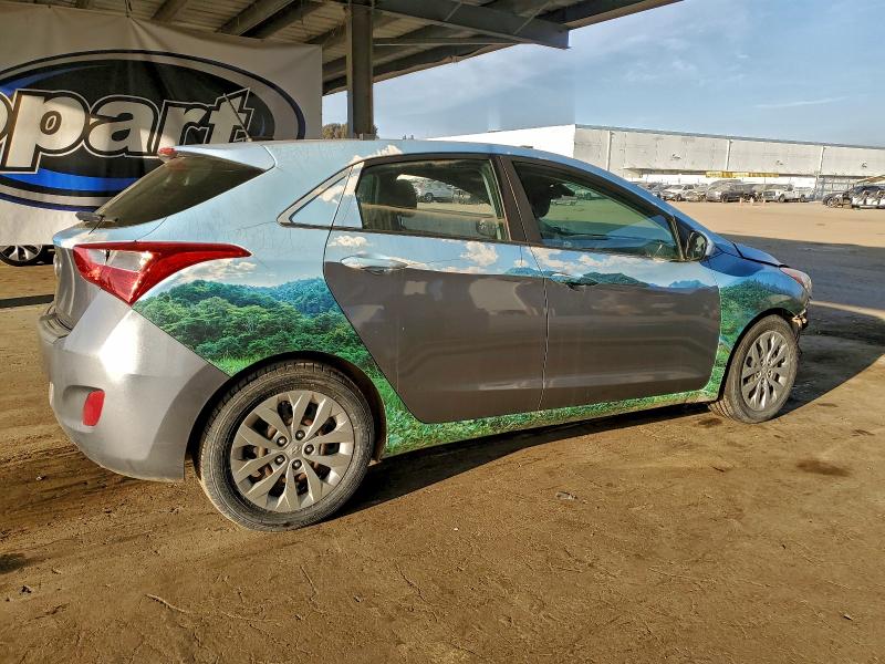 2017 Hyundai Elantra Gt მანქანა იყიდება აუქციონზე, vin: KMHD35LH2HU382250, აუქციონის ნომერი: 97357085