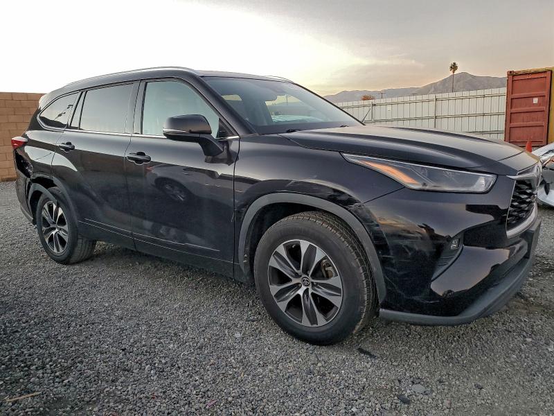 96613385 :رقم المزاد ، 5TDHZRAH0MS039109 vin ، 2021 Toyota Highlander مزاد بيع