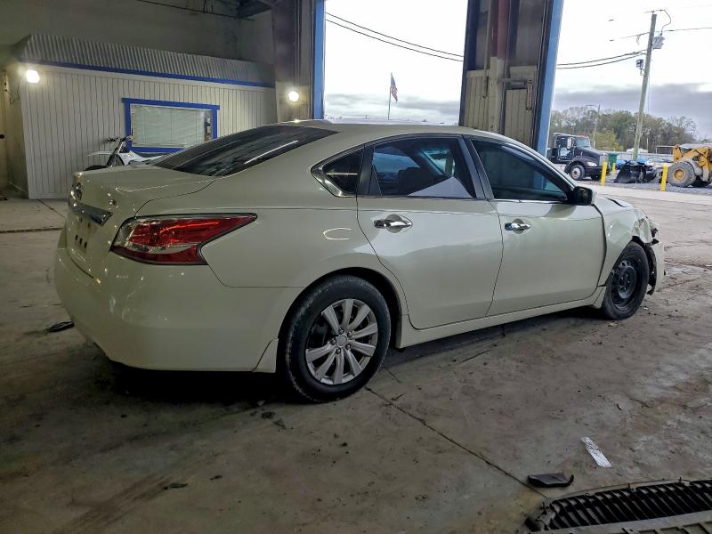 2015 Nissan Altima მანქანა იყიდება აუქციონზე, vin: 1N4AL3AP0FC221278, აუქციონის ნომერი: 95543155