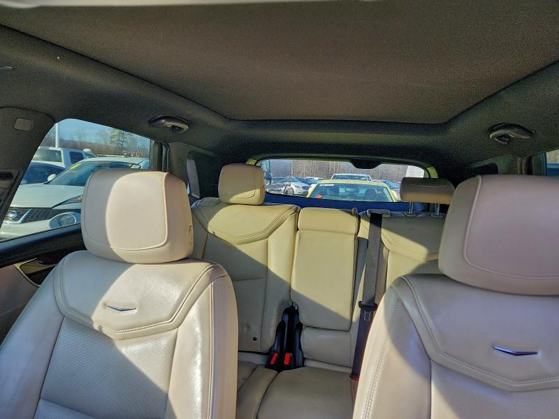 96451935 :رقم المزاد ، 1GYKNDRS2HZ149761 vin ، 2017 Cadillac Xt5 Luxury مزاد بيع