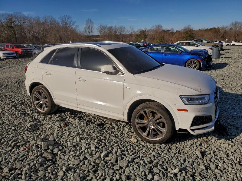97575755 :رقم المزاد ، WA1JCCFS0JR030984 vin ، 2018 Audi Q3 مزاد بيع
