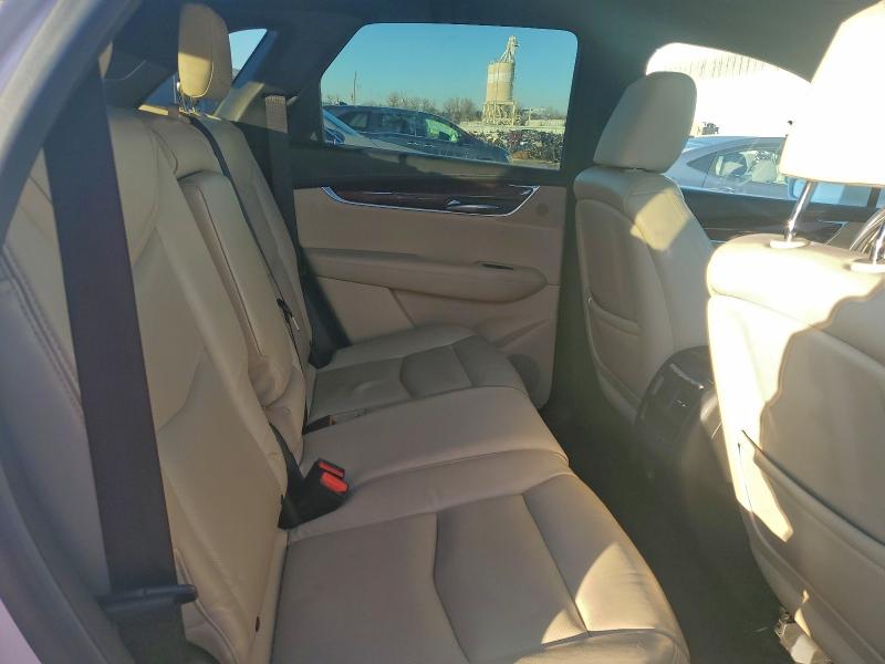 93992965 :رقم المزاد ، 1GYKNCRSXHZ114122 vin ، 2017 Cadillac Xt5 Premiu مزاد بيع