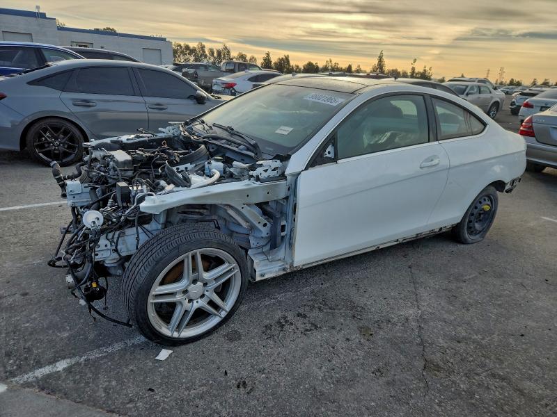 Продаж на аукціоні авто 2013 Mercedes-benz C, vin: WDDGJ4HBXDG053347, номер лоту: 98021965