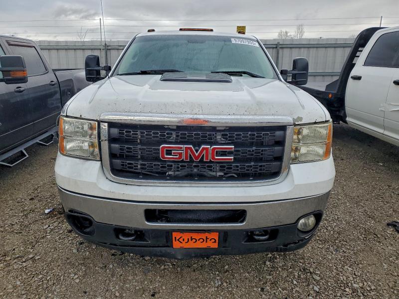 97097955 :رقم المزاد ، 1GD422CL9BF251463 vin ، 2011 Gmc Sierra مزاد بيع
