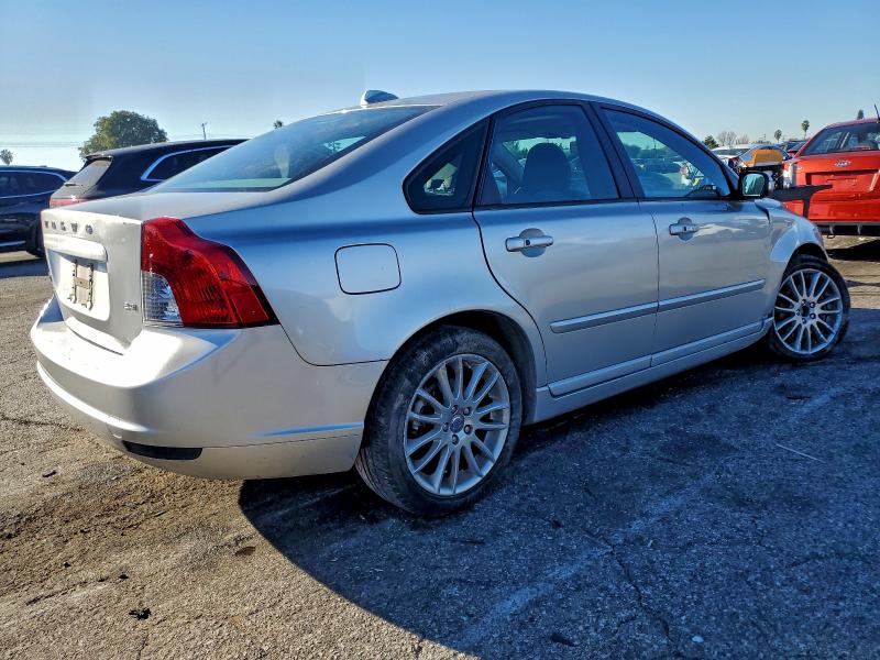 97172985 :رقم المزاد ، YV1382MS4A2495381 vin ، 2010 Volvo S40 مزاد بيع