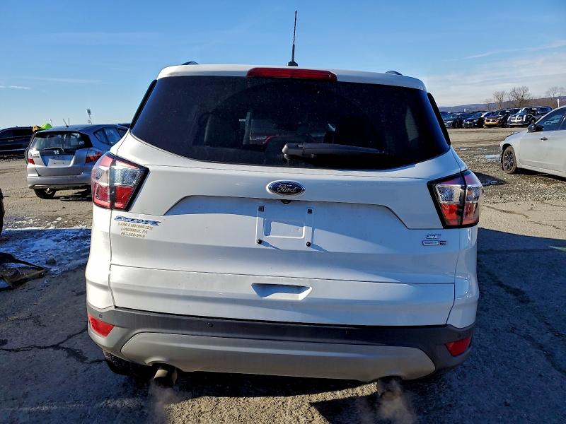 94177525 :رقم المزاد ، 1FMCU9GD0HUD99300 vin ، 2017 Ford Escape مزاد بيع