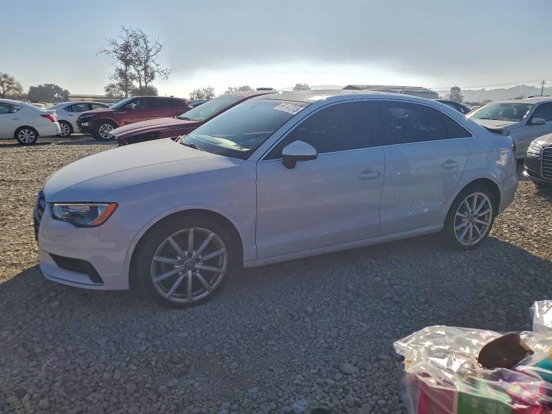 Продаж на аукціоні авто 2015 Audi A3, vin: WAUEFGFF0F1010813, номер лоту: 96147315