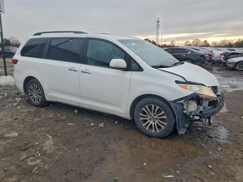 Продаж на аукціоні авто 2016 Toyota Sienna, vin: 5TDKK3DCXGS694695, номер лоту: 96577315