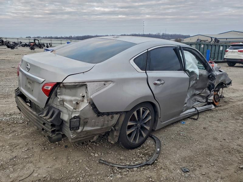 96200285 :رقم المزاد ، 1N4AL3APXJC248996 vin ، 2018 Nissan Altima مزاد بيع